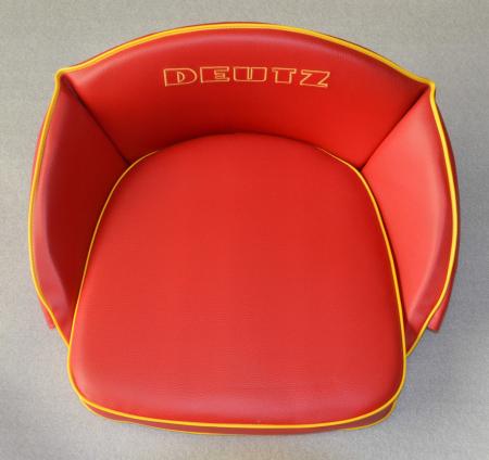 Traktor - Sitzkissen Niedriglehner rot für Deutz mit Aufschrift gestickt