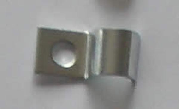 Metallklammern (verzinkt) für Kabeldurchmesser 8 mm