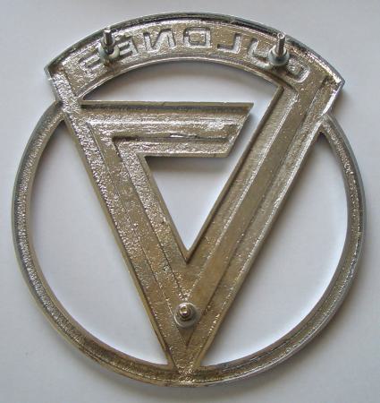 Zeichen für Güldner für die Motorhaube