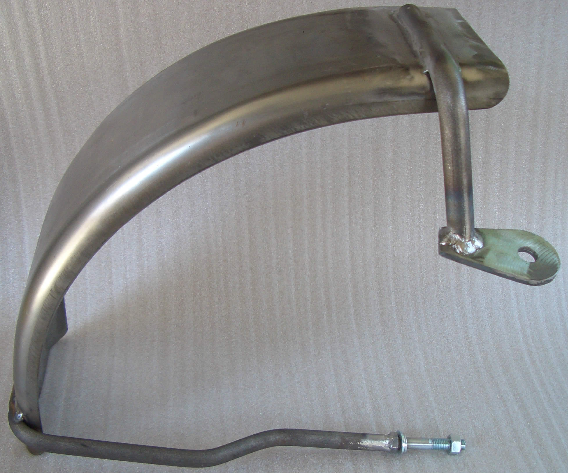 Oldtimer Jehle - Kotflügel für 16 Zoll Reifen Breite ca 16,5 cm Länge ca 62  cm mit Halter